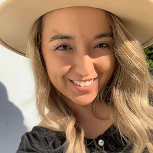 Meet your Posher, Monica